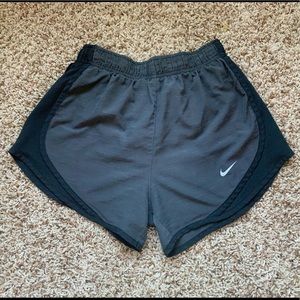 Dark Grey & Black Nike Women's Tempo Dry Core 3'' Running Shorts ~ Size Xs 🌚
